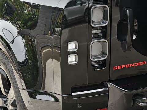 2025�� 90 5.0T V8