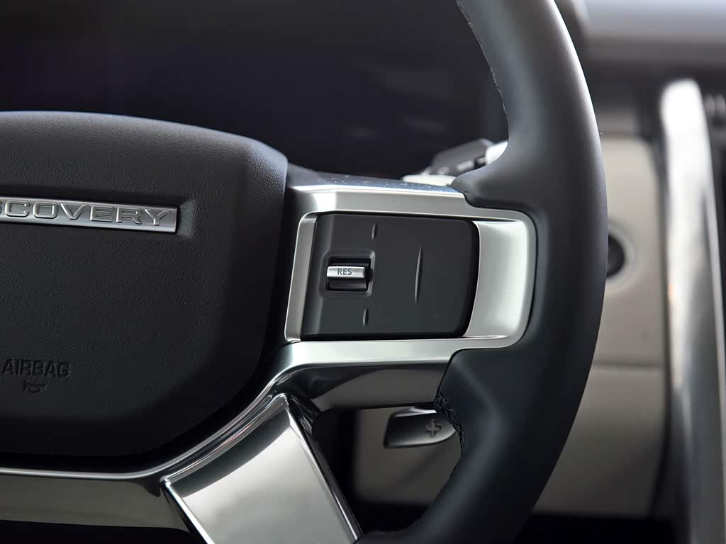 Land Rover Discovery V, Внедорожник 5 дв.: фото поколения