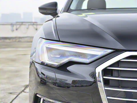 2021�� 40 TFSI ����������