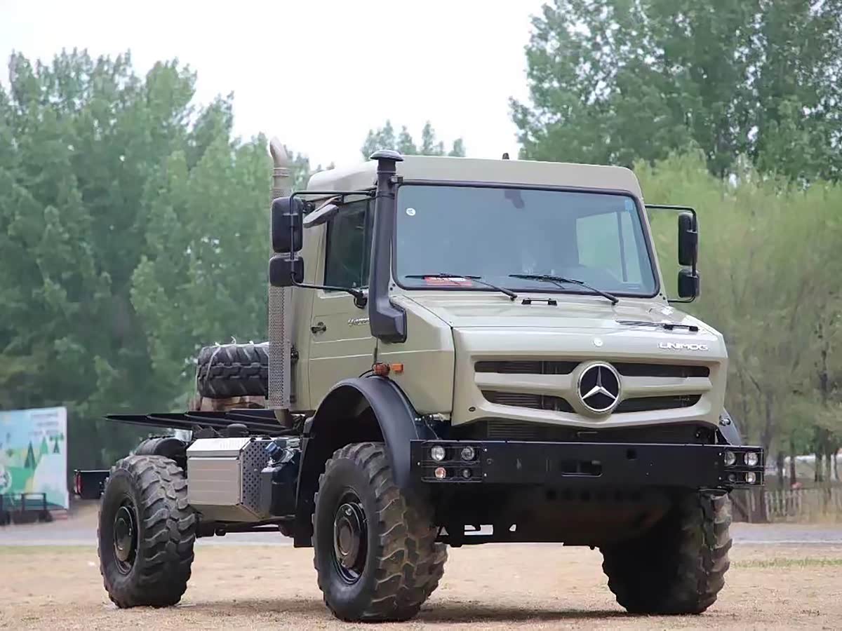 Mercedes-Benz U4023