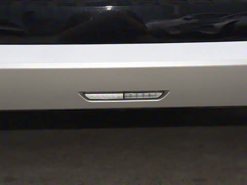 2025�� 702���������� Max