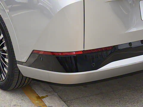 2025�� 702���������� Max