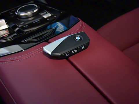 2025 xDrive 50L M˶װ