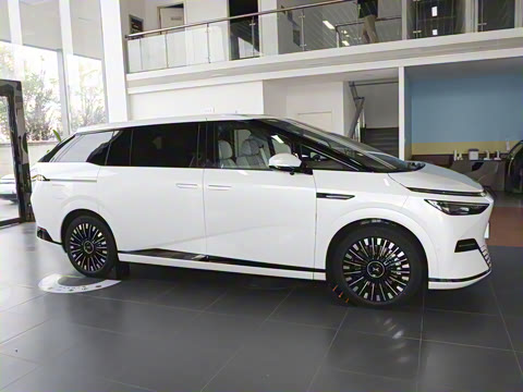 2025�� 650������ Max