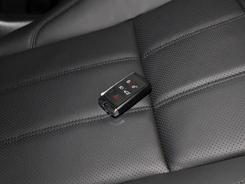 2021�� 3.0 L6 ҫ�ڰ�