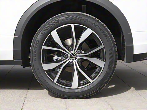 2025�� �Ŀ� 300TSI DSG���������