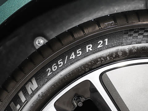 2025�� Ultra ���ܻ��°�