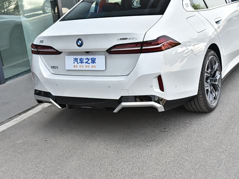 2025 xDrive 50L M˶װ