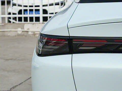 2025�� 560MAX 185kW