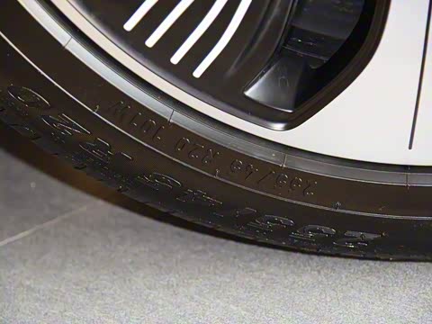 2020�� EQC 400 4MATIC ������ 1886������