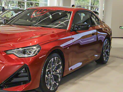 2025�� M240i xDrive