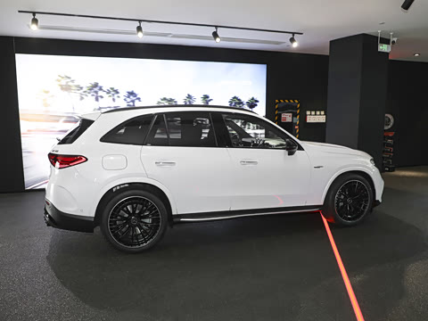 2025�� AMG GLC 43 4MATIC
