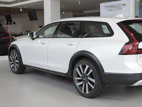 2025�� Cross Country B5 AWD �����