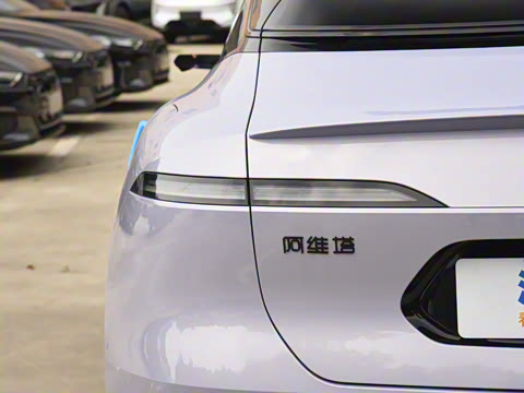 2025�� Ultra�����