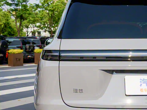 2025�� Pro ���ܻ��°�