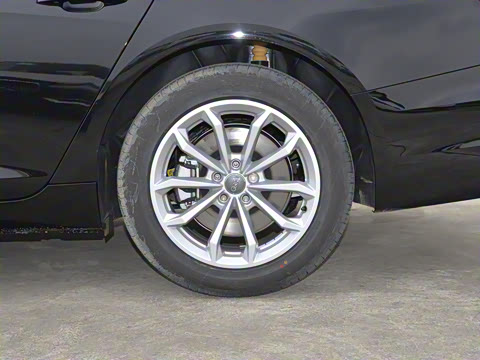 2021�� 40 TFSI ����������