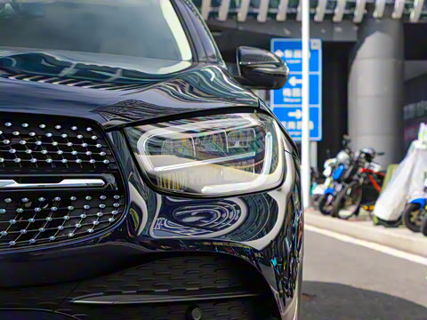 2023�� GLC 260 4MATIC ����SUV