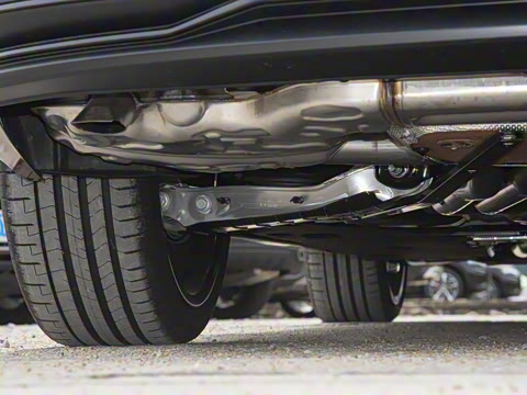 2025�� 55 TFSI quattro ������