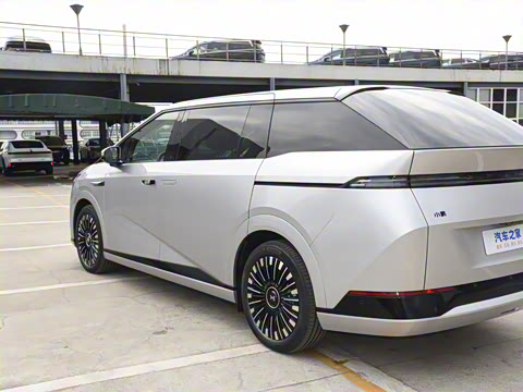 2025�� 702���������� Max