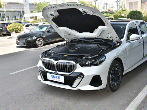 2025 xDrive 50L M˶װ