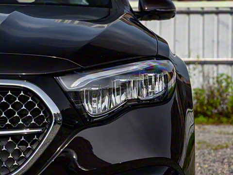 2025�� �Ŀ� E 260 L �˶���