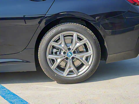 2022�� eDrive 35 L