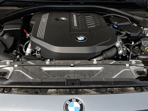 2025�� M240i xDrive