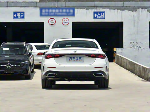 2025�� �Ŀ� E 260 �˶���