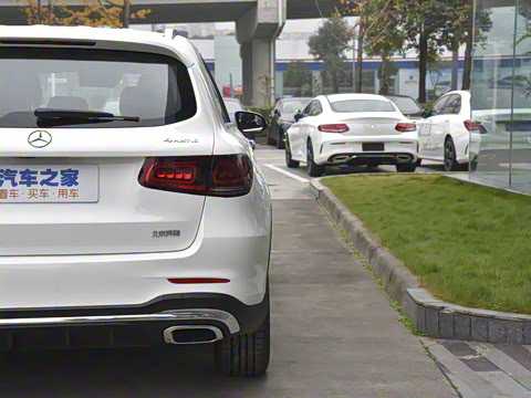 2022�� �Ŀ� GLC 300 L 4MATIC ������