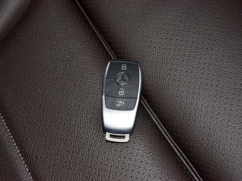 2022�� �Ŀ� GLC 300 L 4MATIC ������