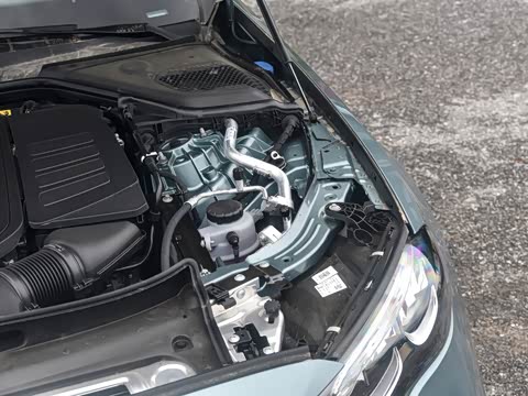 2025�� �Ŀ� E 300 L ʱ���˶���