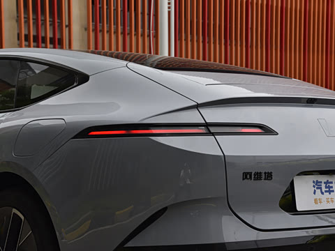 2025�� �Ŀ� Ultra���̰�