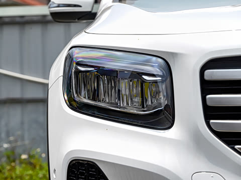 2025�� GLB 220 ������