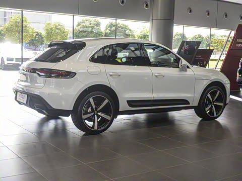 2025�� Macan 2.0T ���ΰ�