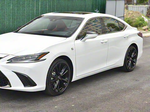 2022�� 300h F SPORT