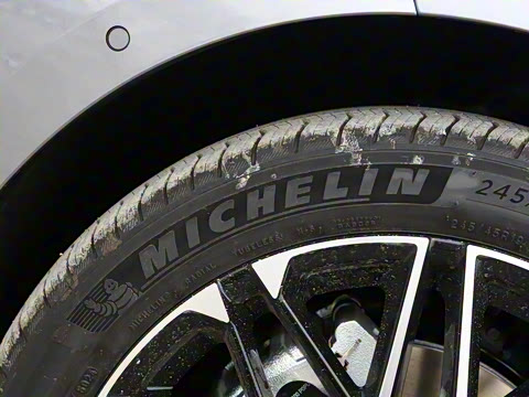 2025�� EV �Ǽݰ� 701KM������