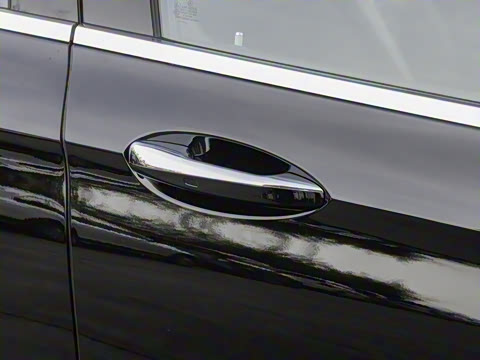 2023�� �Ŀ� E 300 L �˶�������