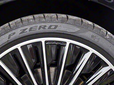 2025�� �Ŀ� E 300 L ����˶���