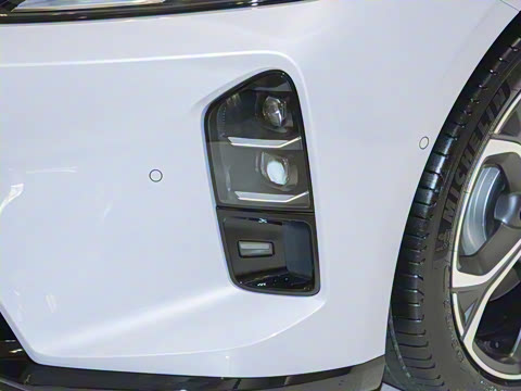 2025�� 75kWh Touring