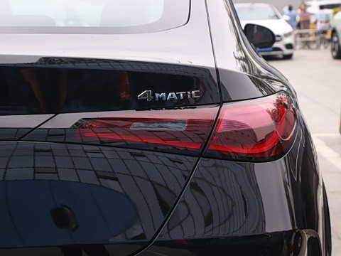 2025�� �Ŀ� GLC 260 4MATIC ����SUV