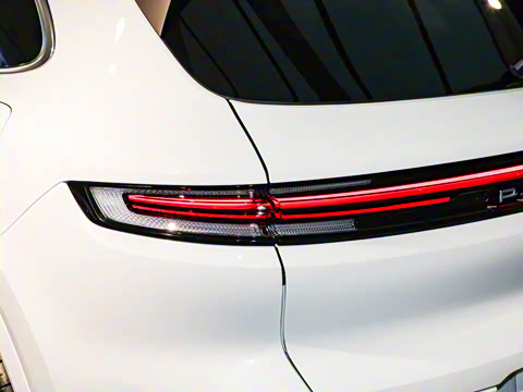 2025�� Cayenne S E-Hybrid 3.0T