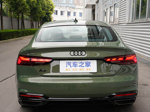 2025�� Sportback ��ذ� 40 TFSI quattro ����������