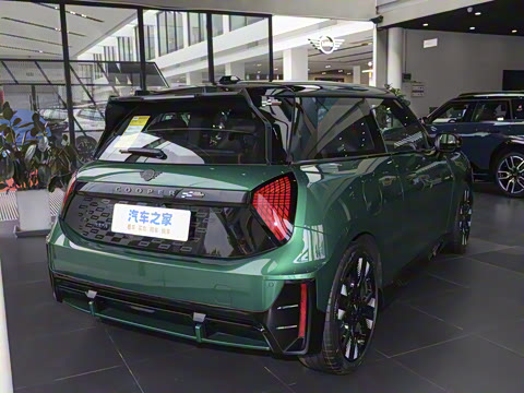 2025�� JOHN COOPER WORKS