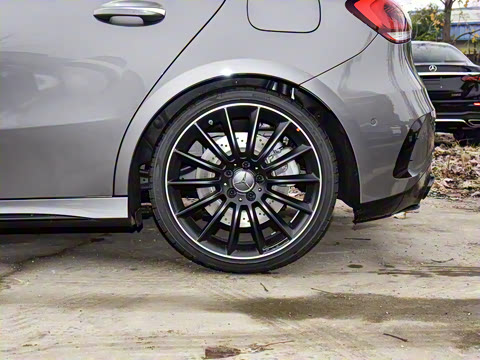 2022�� AMG A 35 4MATIC