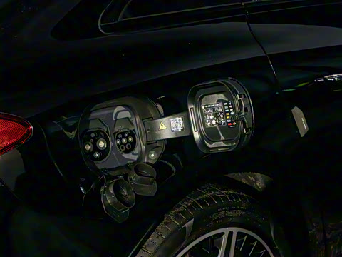 2023�� AMG EQE 53 4MATIC+