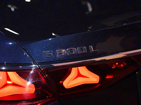 2024�� E 300 L �����˶���