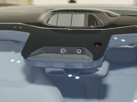 2025�� 75kWh Touring