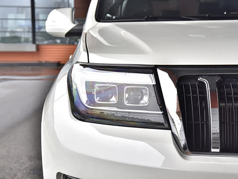 2023�� 4.6L V8 �캽��