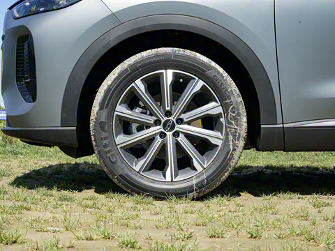 2025�� 2.0T ��������� 7��