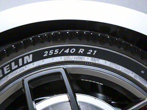 2025�� 703km Ultra�˶���